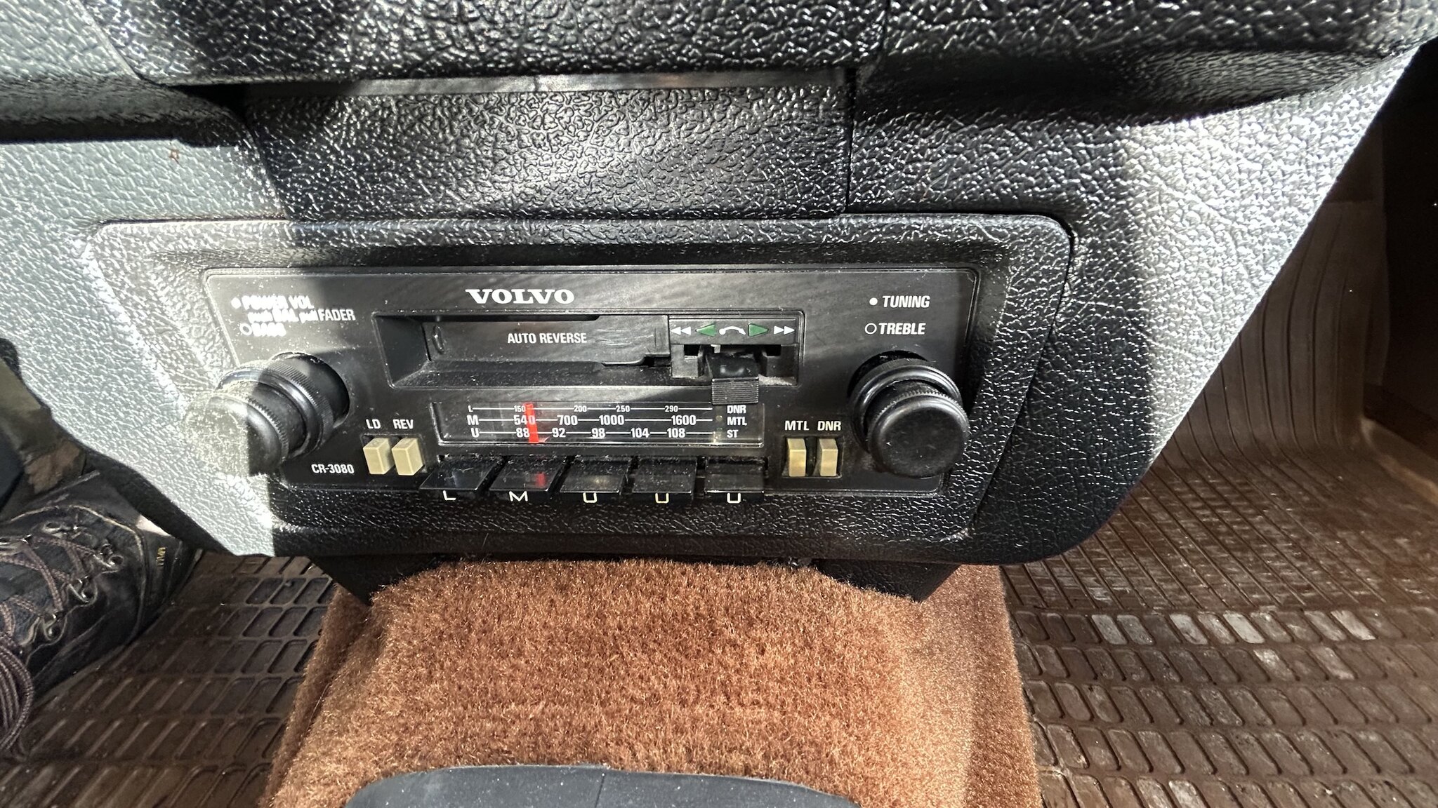 Interior image of 1987 Volvo 244