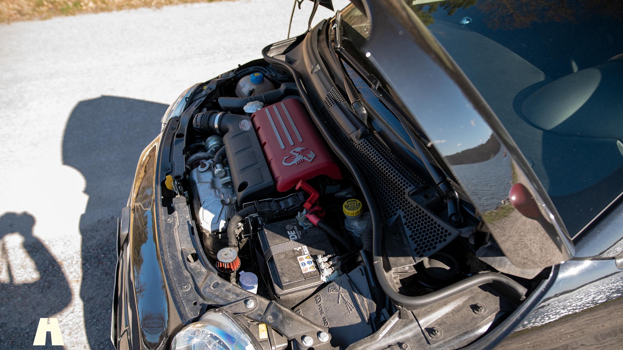 Image of 2016 Abarth 595 Competizione mechanics (5)