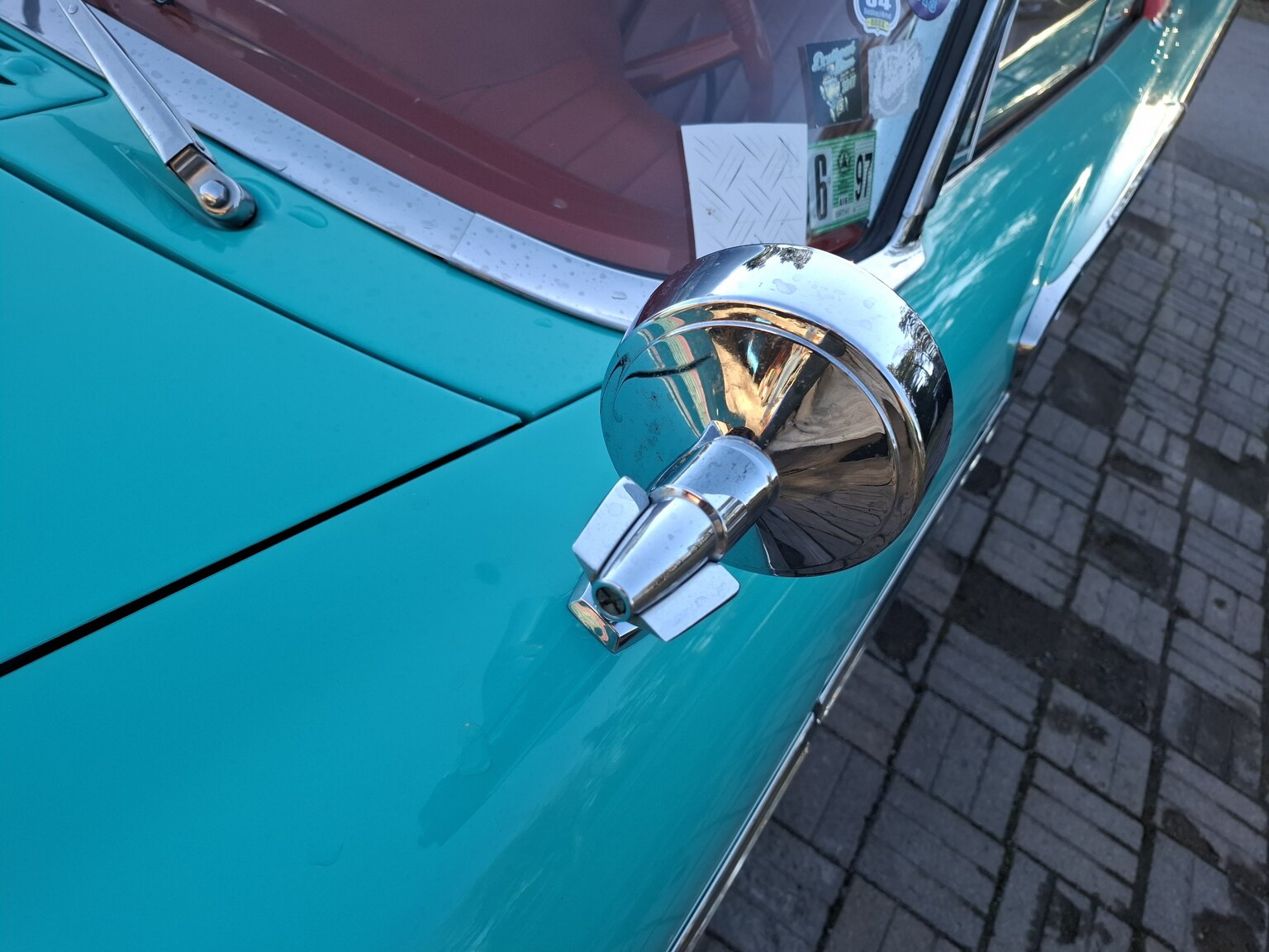 Exteriörbild på 1961 Chrysler Newport Cabriolet