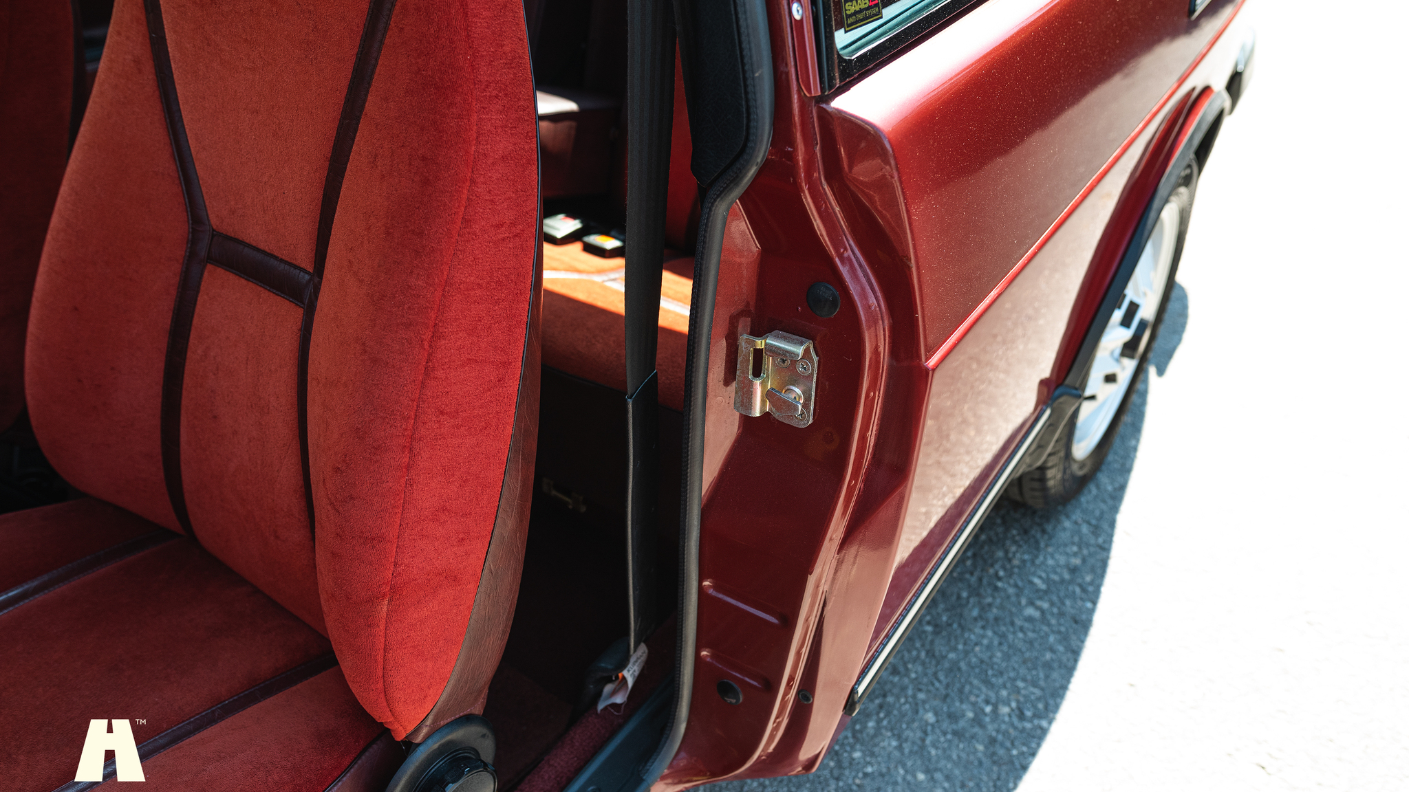 Interior image of 1980 Saab 99 Turbo unikum