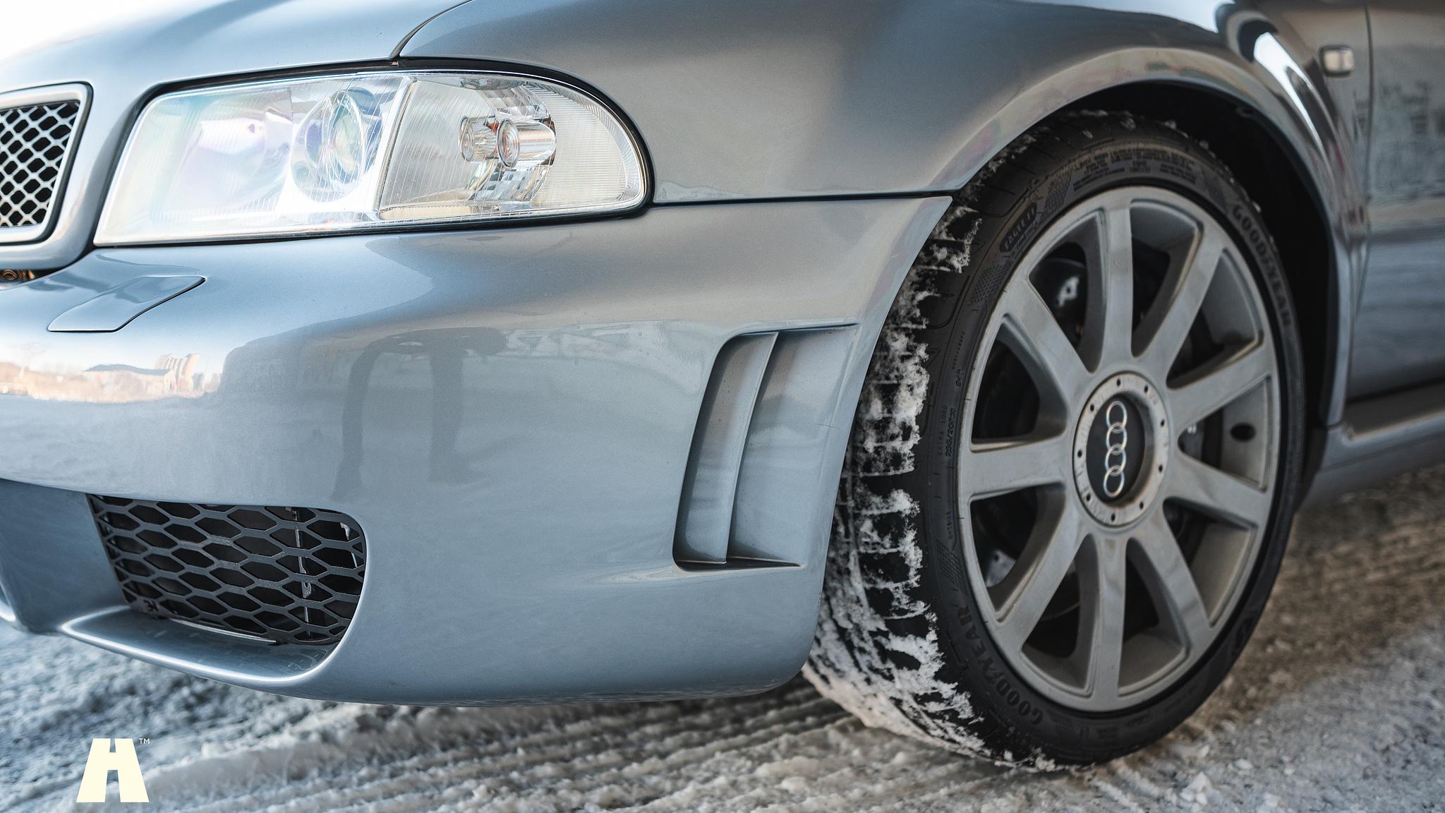 Exteriörbild på 2001 Audi RS4 B5 (21)