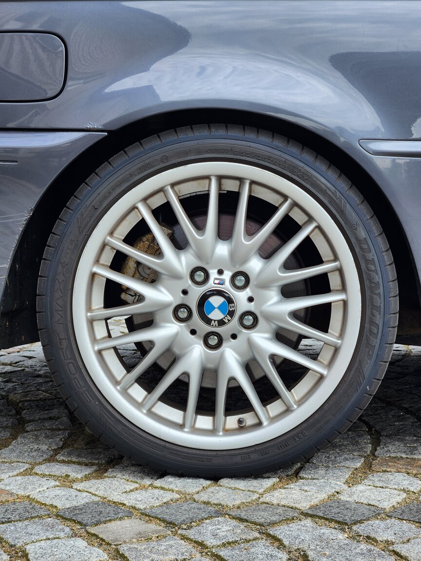 Exteriörbild på 2002  BMW 330Ci 