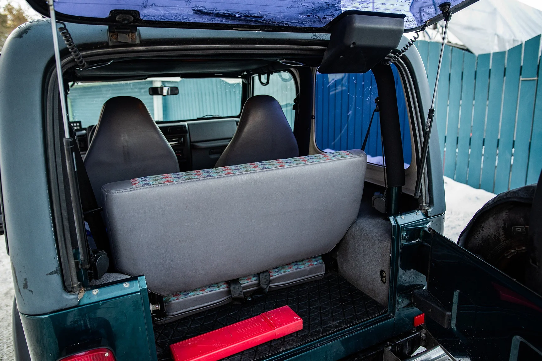 Innenraumfoto von 1997 JEEP Wrangler Hardtop 2.5 AWD (39)