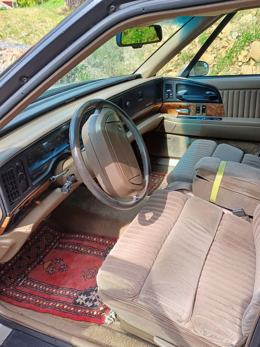 Interior image of 1992 Buick Park Avenue