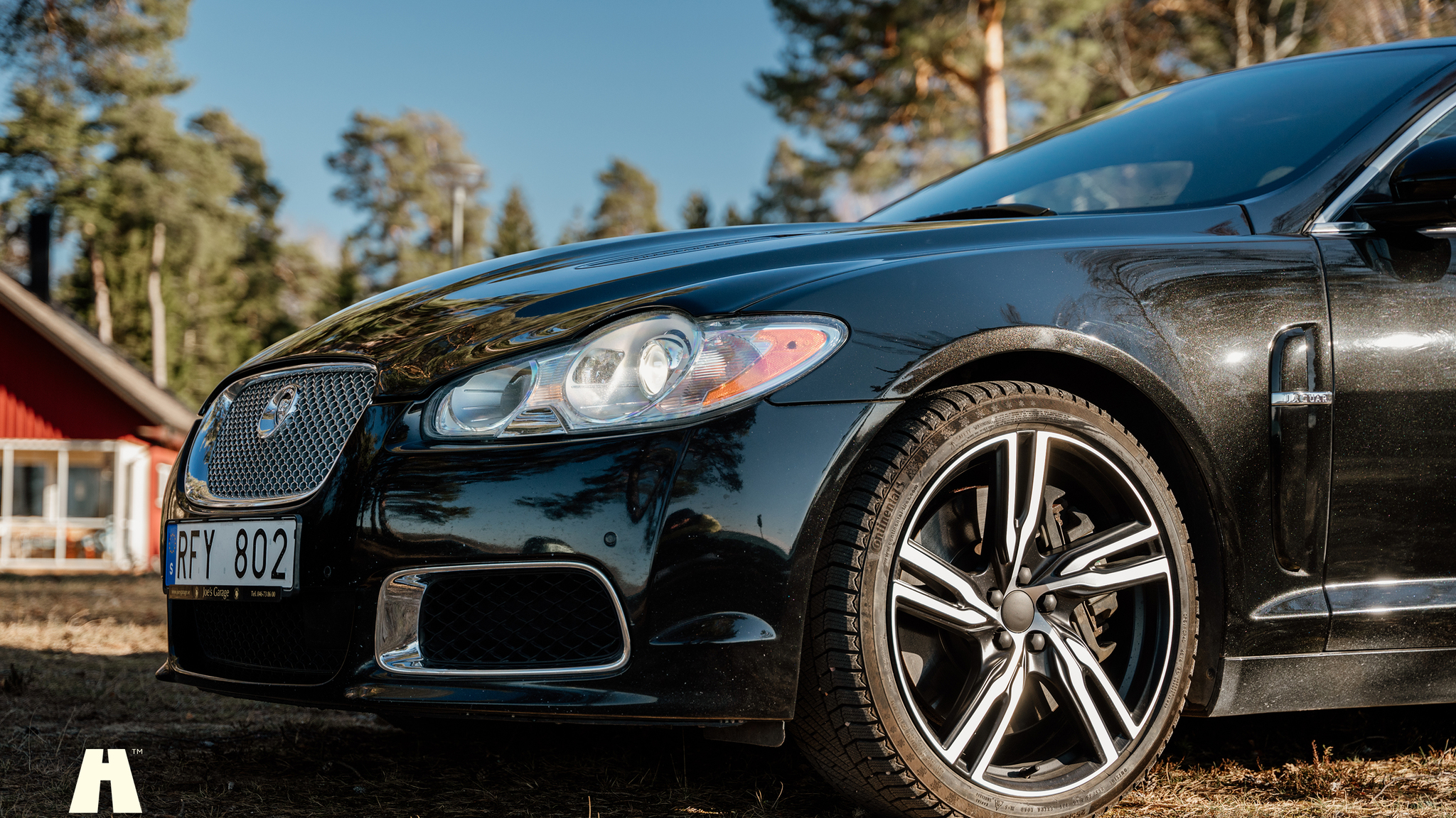 Exterior image of 2010 Jaguar XFR (37)
