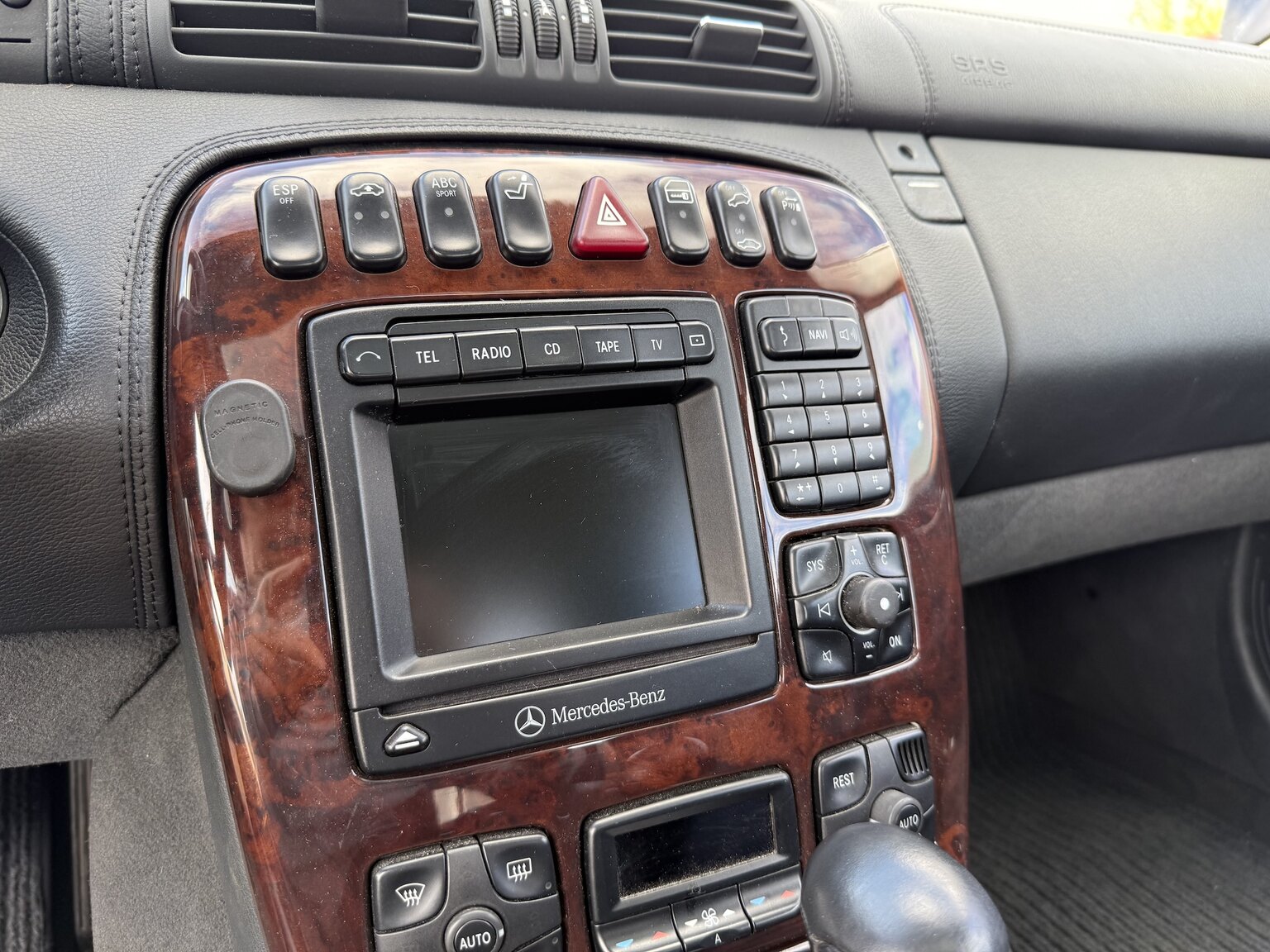 Interior image of 2000 Mercedes-Benz CL 500
