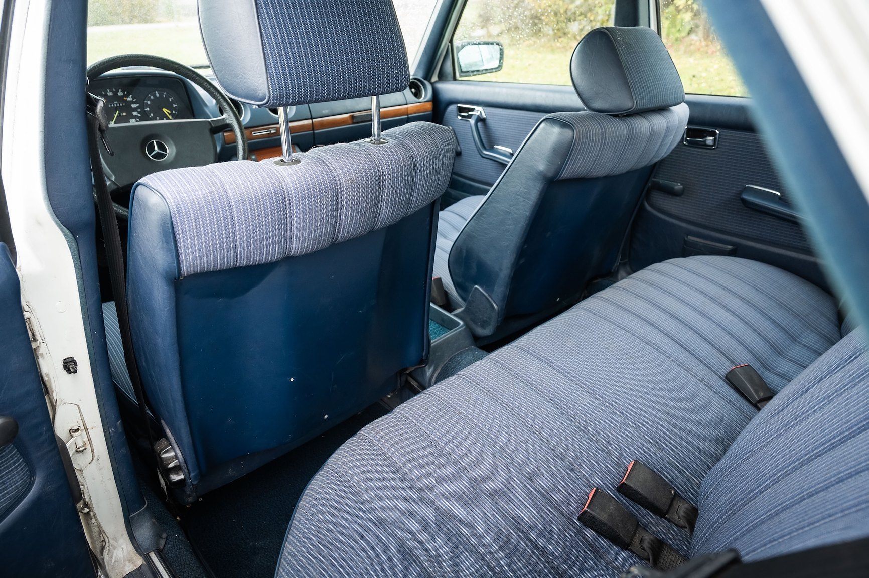 Innenraumfoto von 1985 Mercedes-Benz 200 Automatic