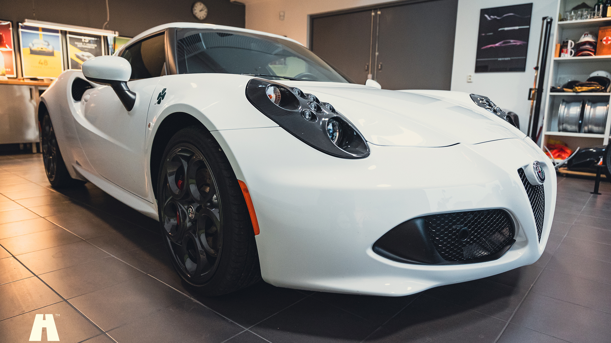 Exterior image of 2016 Alfa Romeo 4C (3)