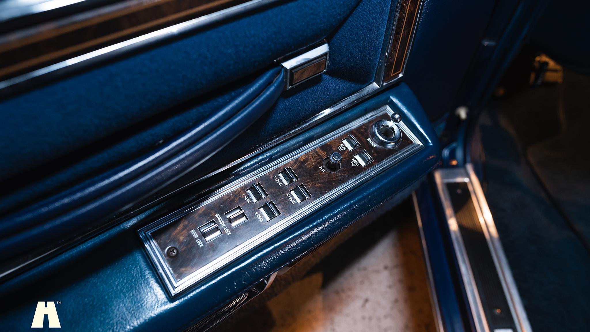 Interiörbild 1979 Lincoln Continental (9)