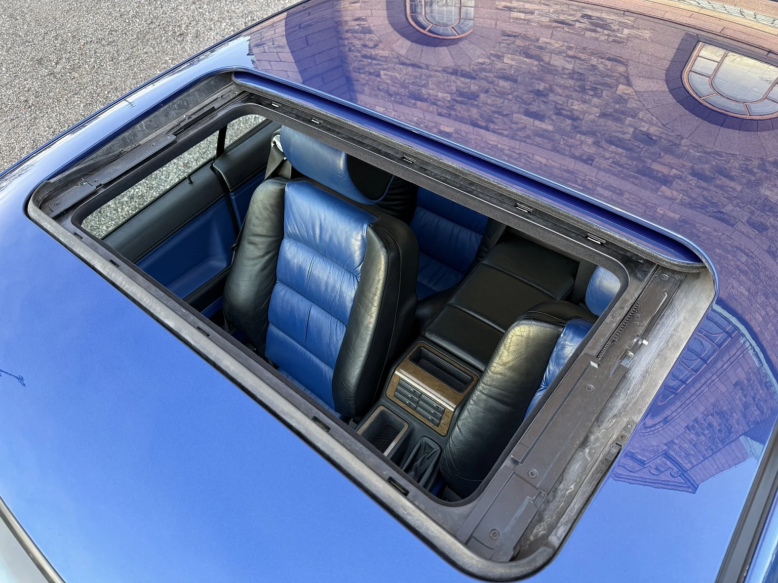 Exteriörbild på 1992 BMW 850iA - No Reserve (59)