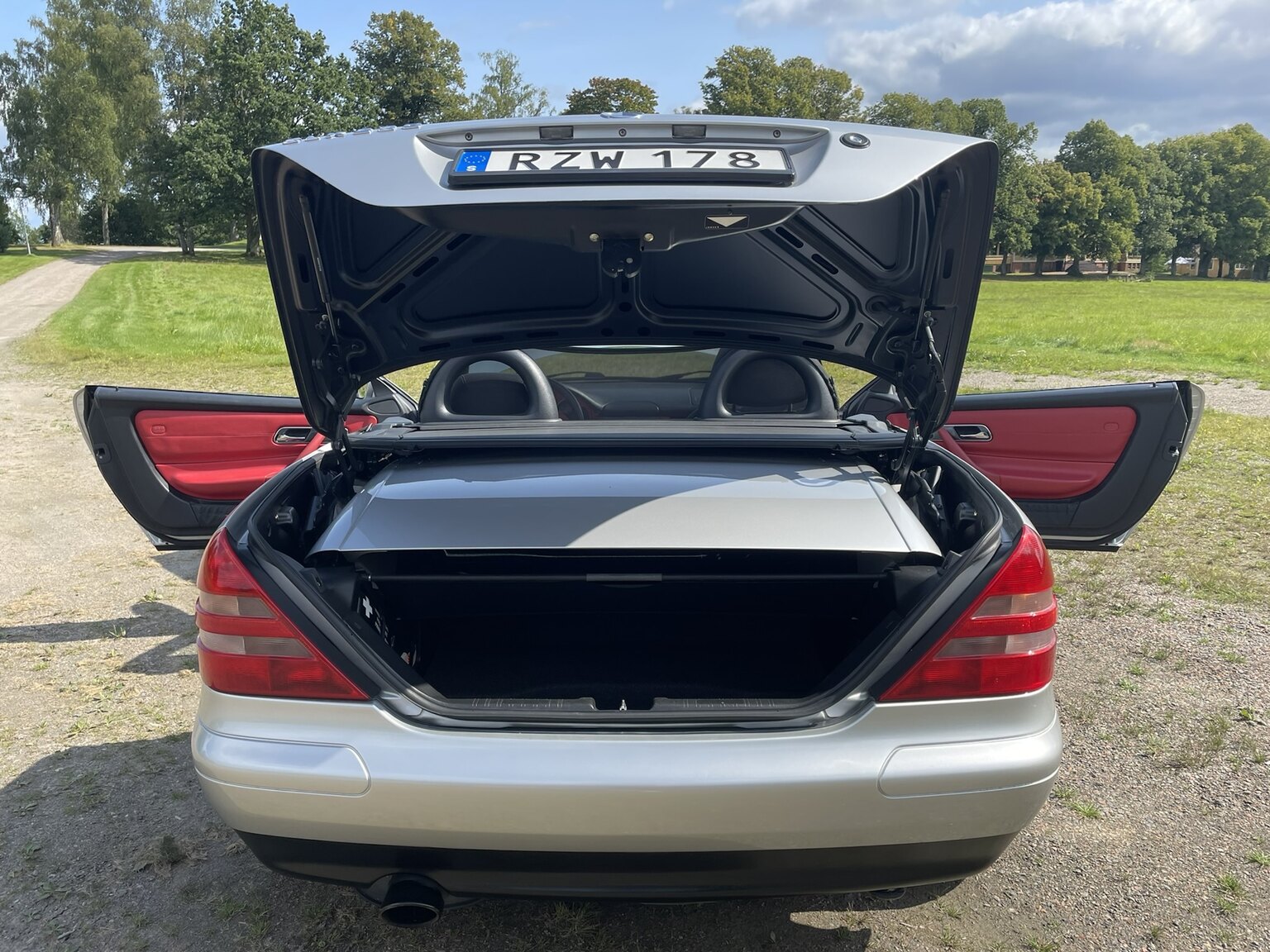 Exteriörbild på 1998 1998 MERCEDES BENZ SLK 230 