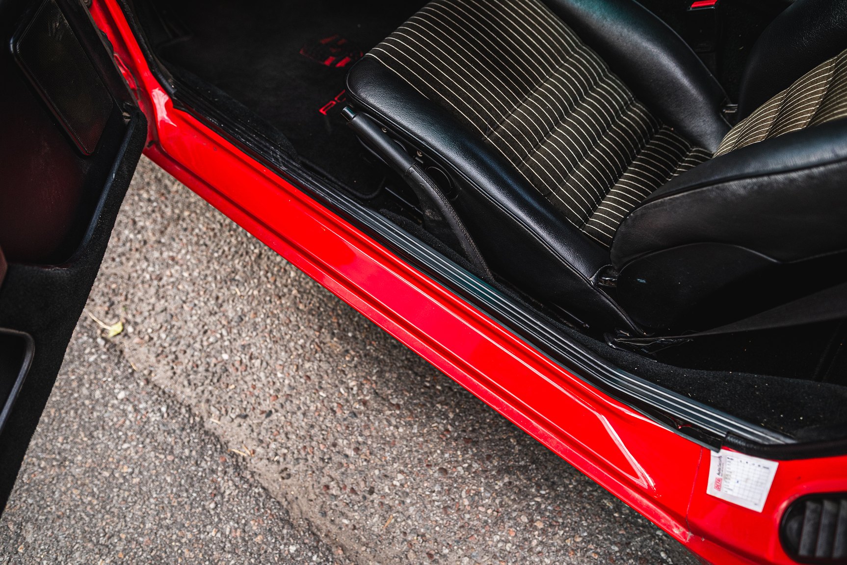 Interior image of 1988 Porsche 944