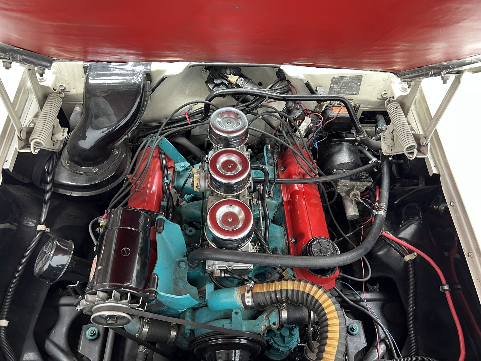 Image of 1958 Pontiac Chieftain mechanics