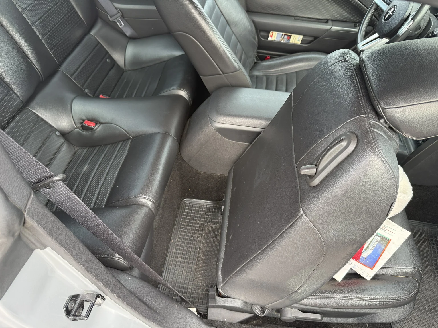 Innenraumfoto von 2006 Ford Mustang GT (36)