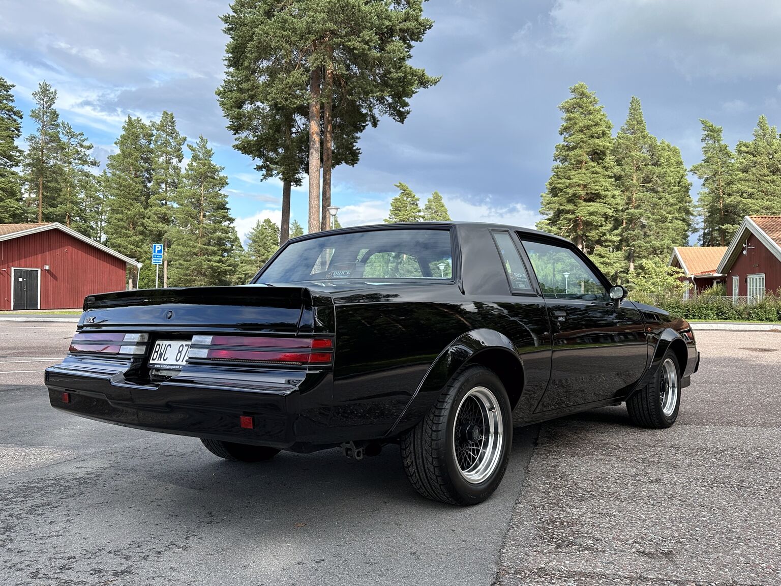 Exterior image of 1987 Buick Grand National "GNX" (11)
