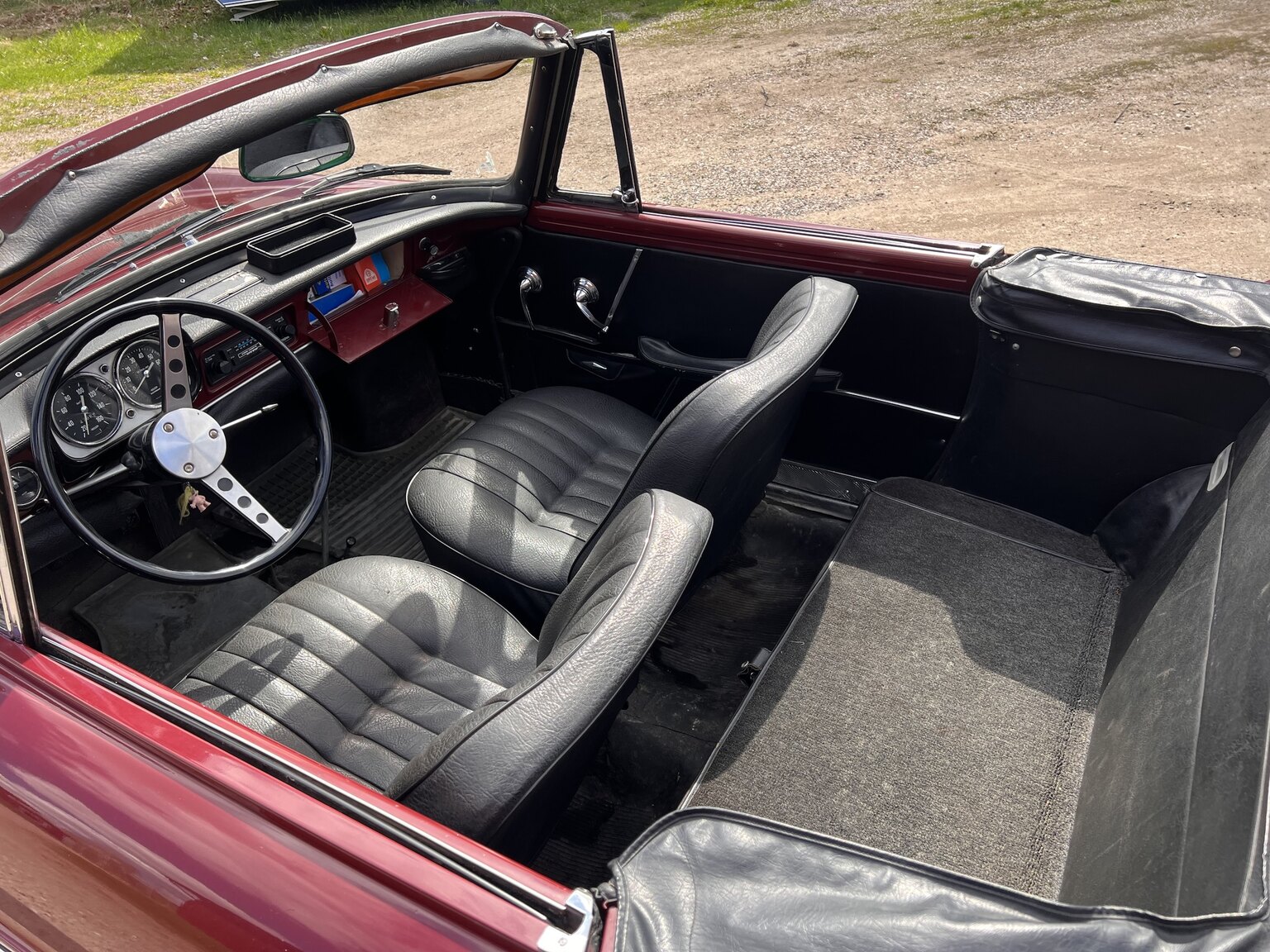 Interiörbild 1967 Renault Caravelle Coupé