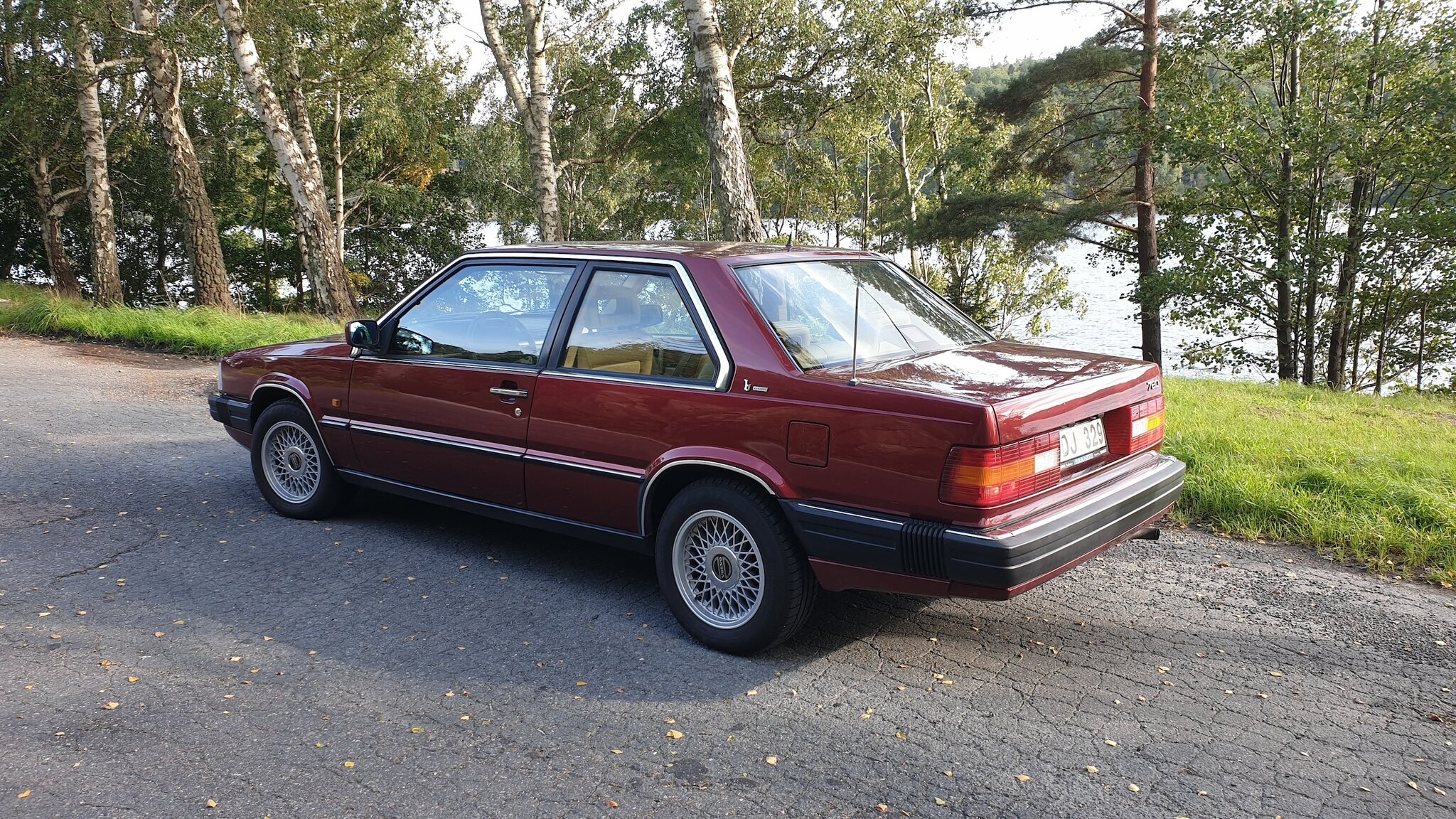 Exterior image of 1990 Volvo 780 Bertone