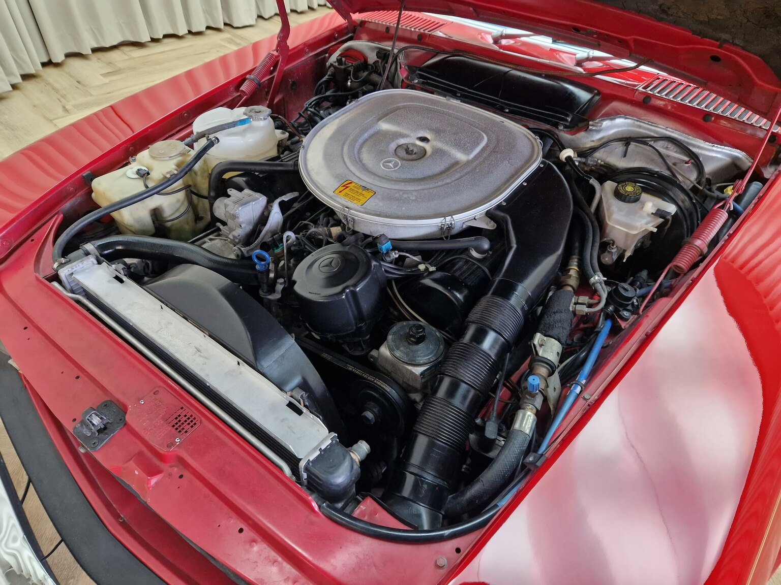 Image of Mercedes-Benz 560SL mechanics