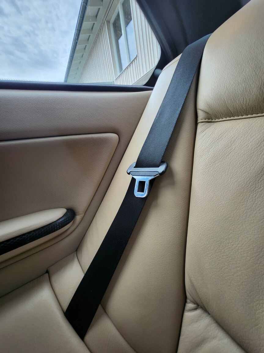 Interior image of 2002  BMW 330Ci 