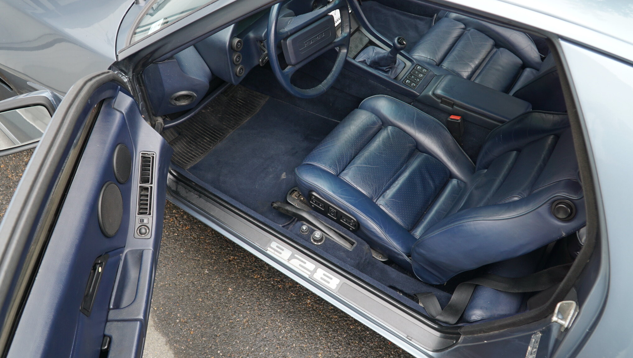 Innenraumfoto von 1983 Porsche 928S (42)