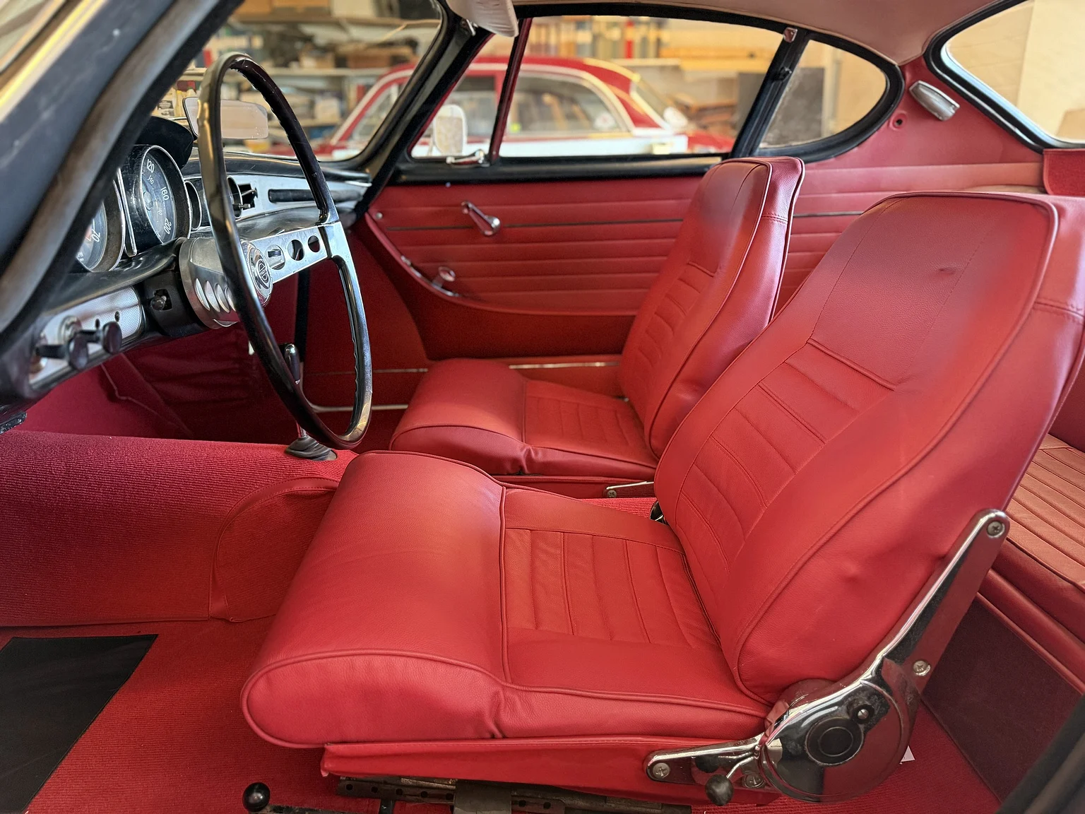 Innenraumfoto von 1966 Volvo P 1800S (47)