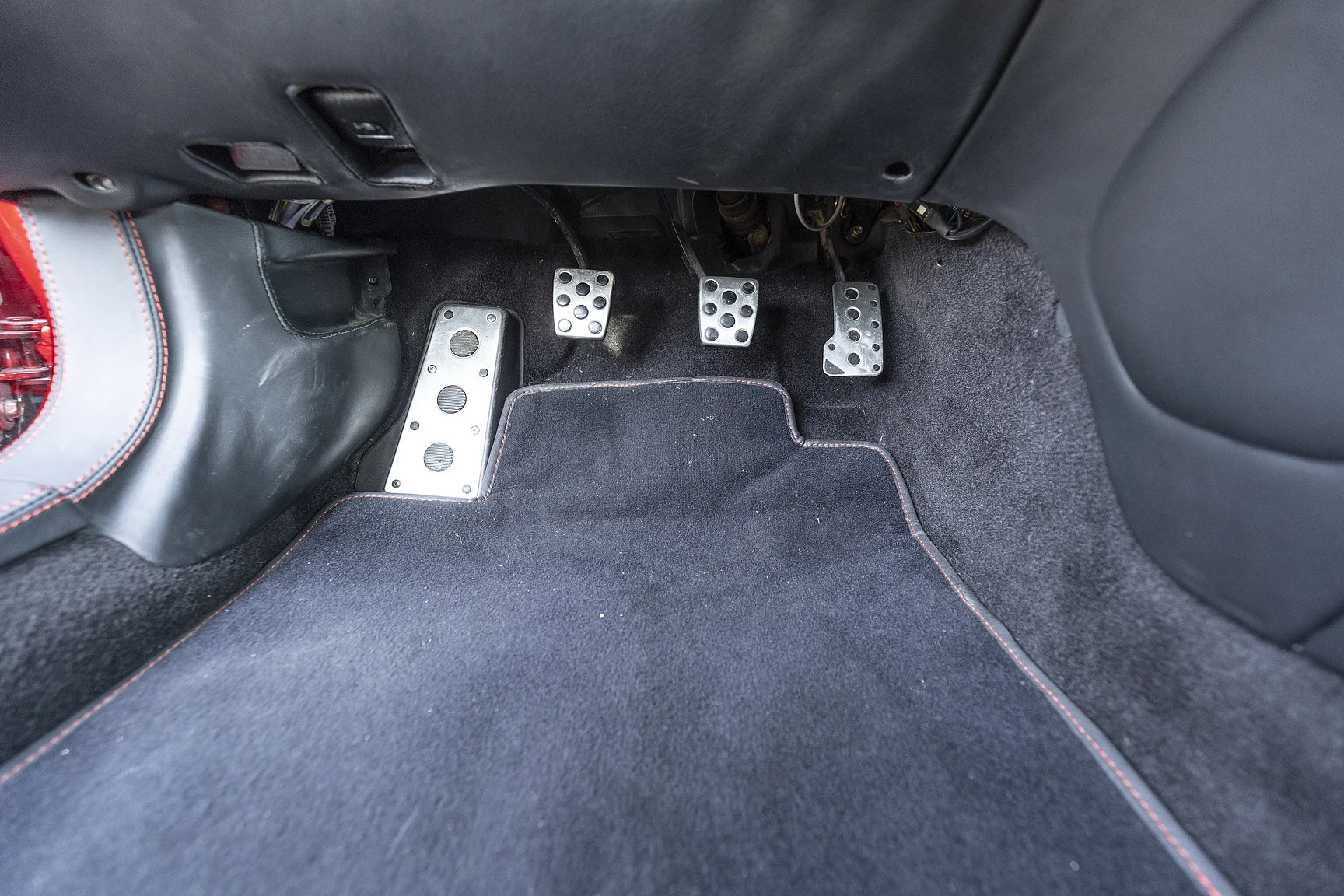 Innenraumfoto von 2002 Toyota Celica APR GT300 - NO RESERVE (17)