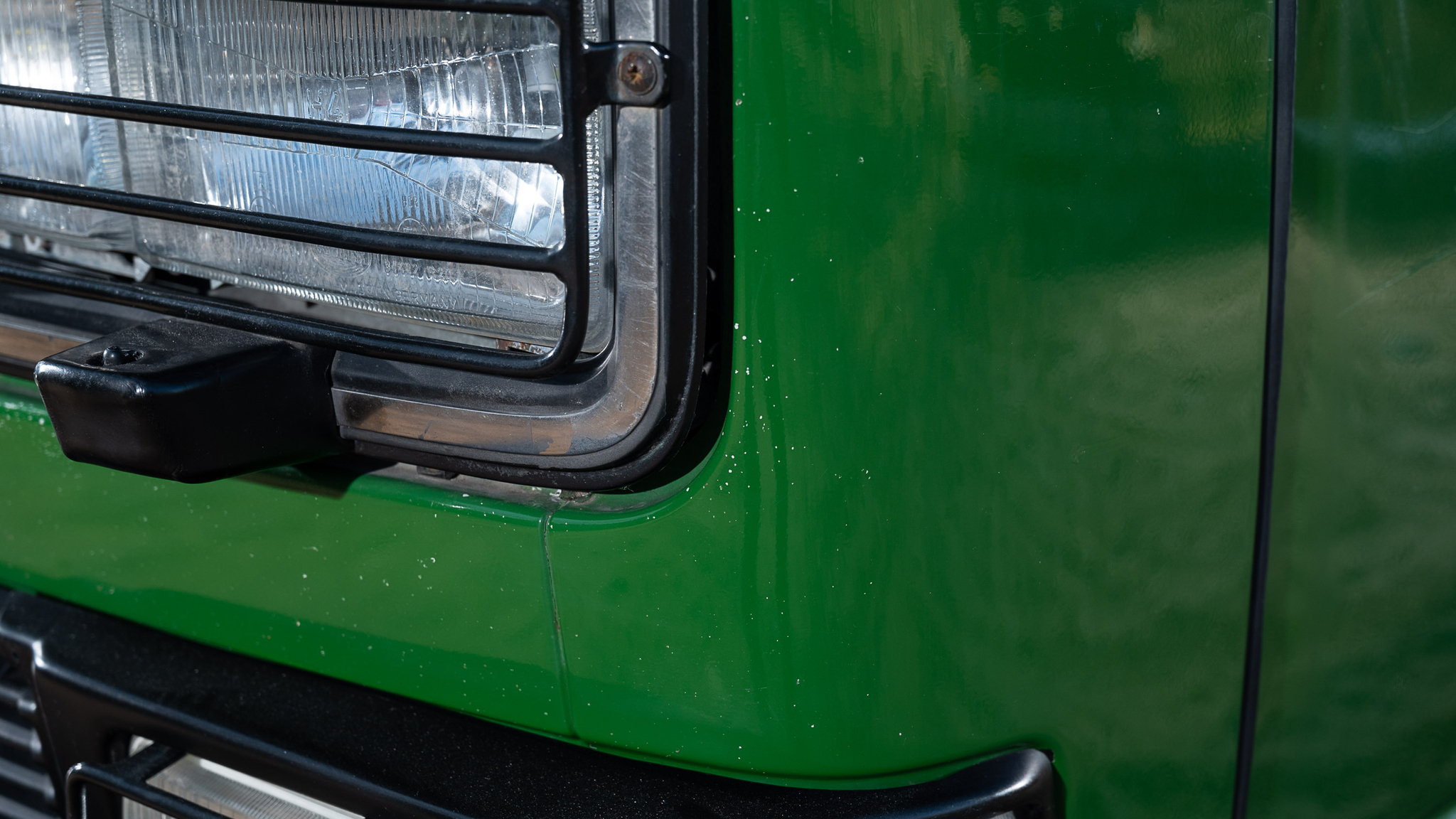 Exterior image of 1992 Volkswagen T3 Kombi Syncro 16" Westfalia