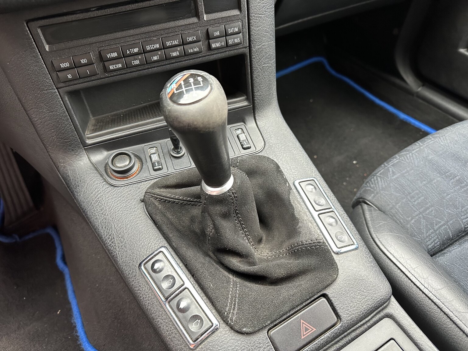 Interior image of 1996 BMW 328i Coupé E36 M-Sport (13)