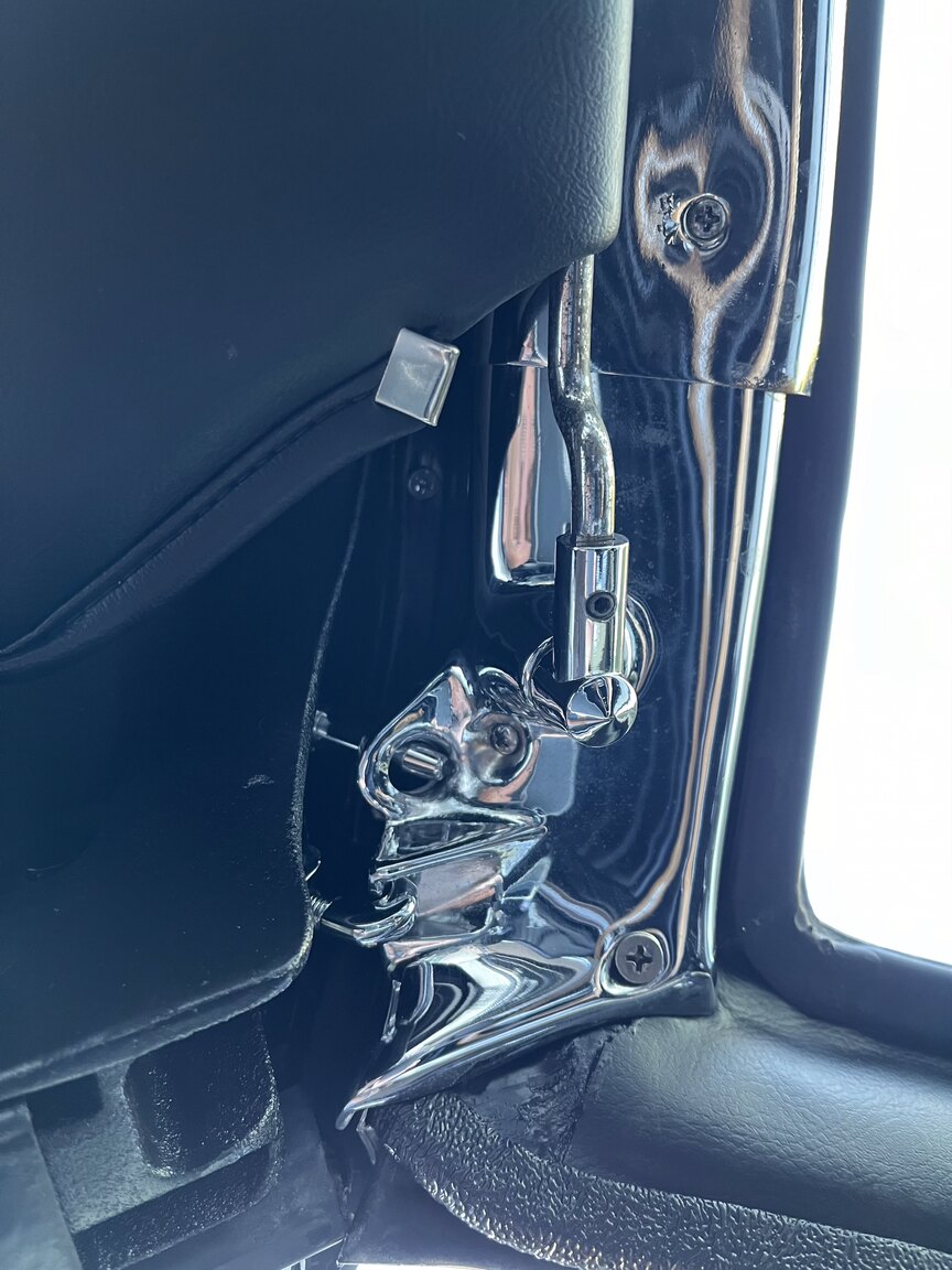 Interior image of 1966 Ford Mustang Cabriolet 289cui
