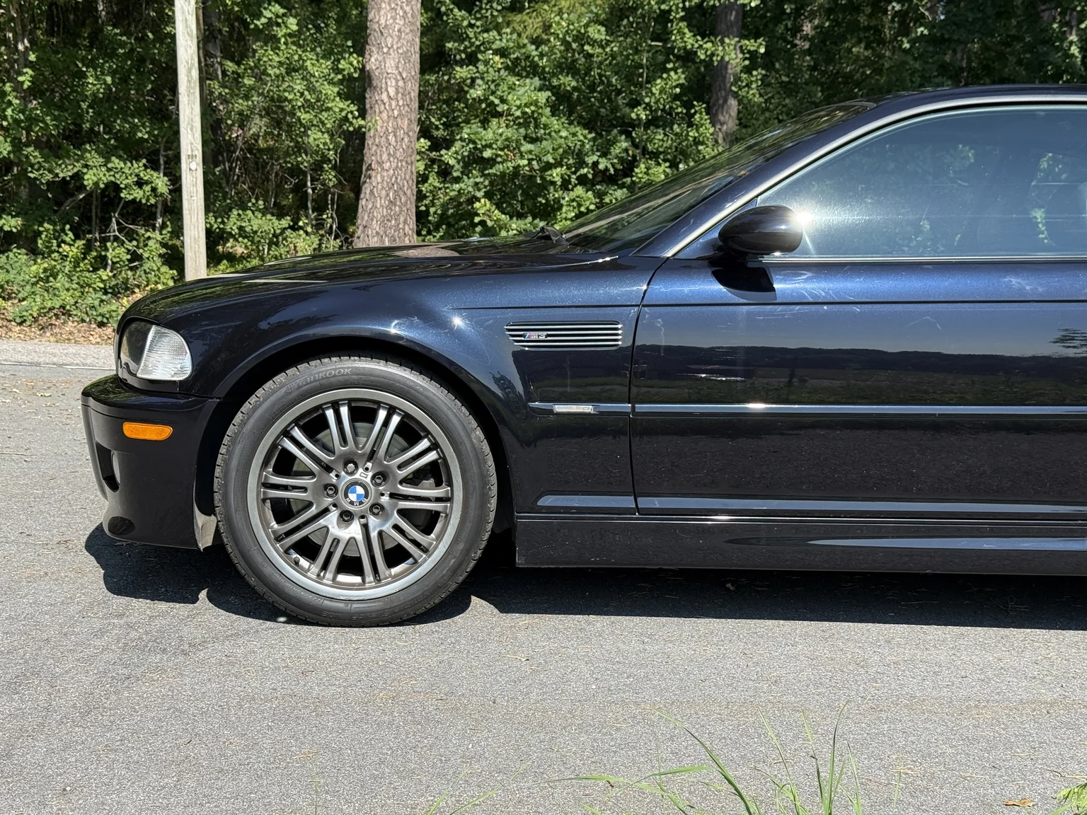 Exterior image of 2004 BMW M3 Coupé (21)