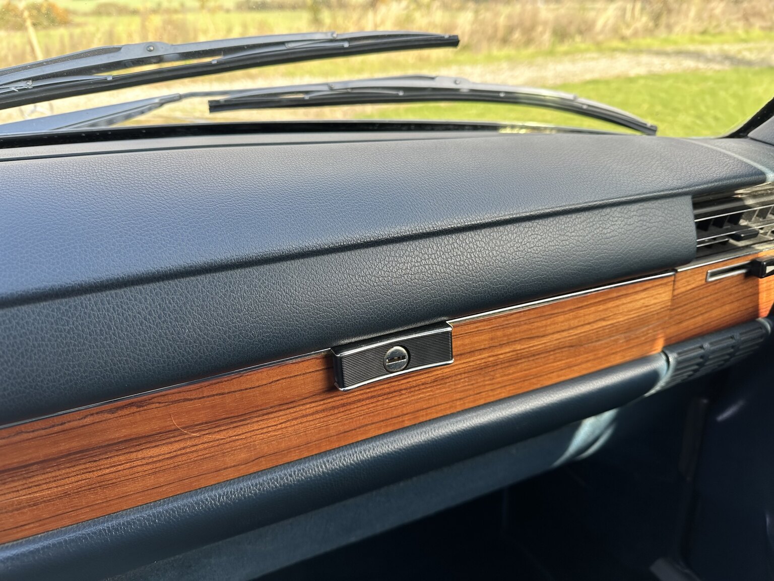 Interior image of 1975 Mercedes-Benz 450 SEL 6.9 Bepansrad 