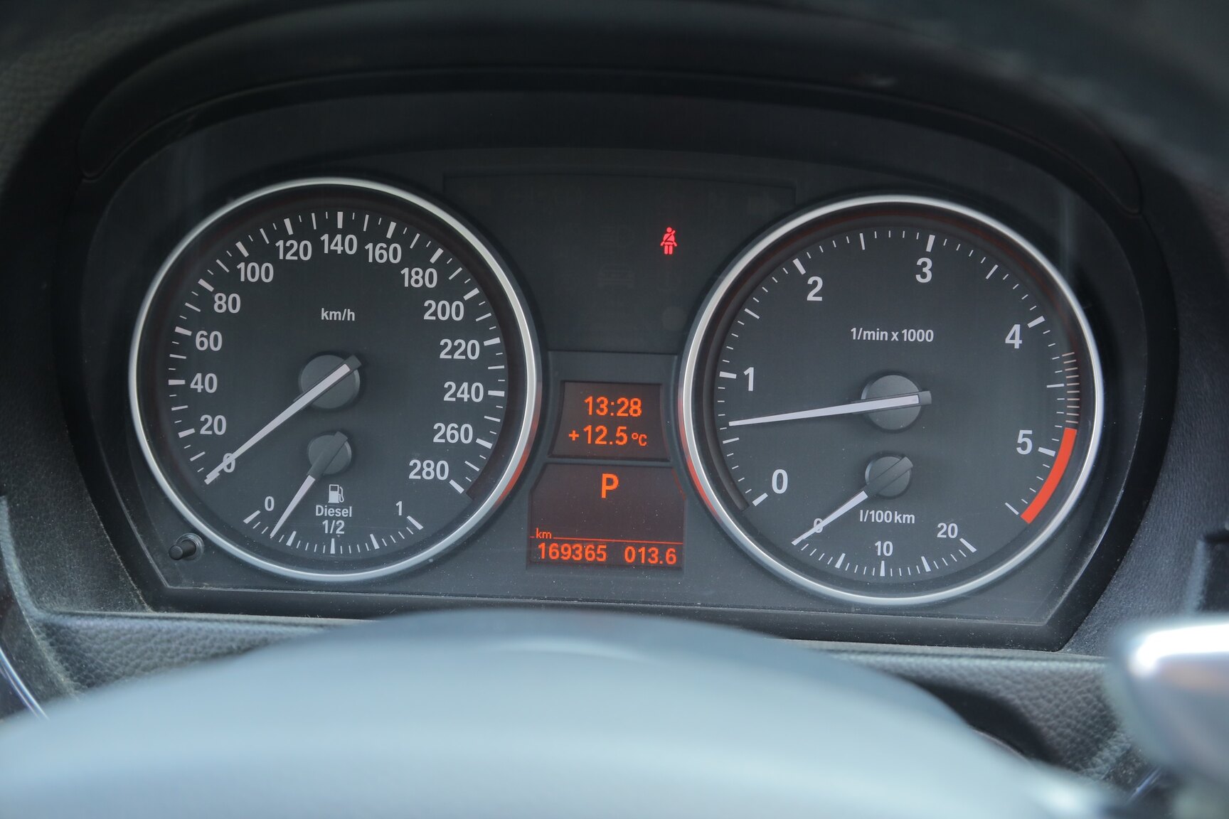 Interior image of 2008 BMW 325D Cabriolet (12)