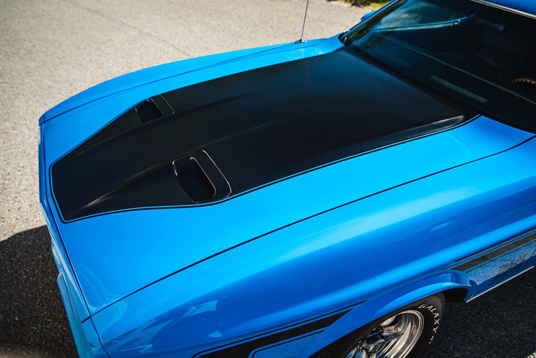 Exterior image of 1971 Ford Mustang Mach 1
