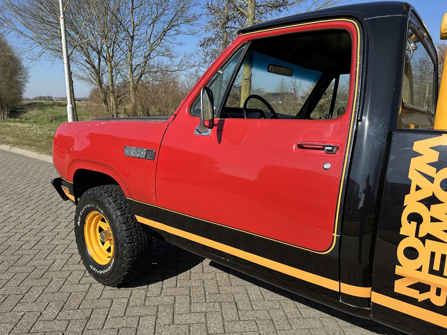 Exterior image of 1979 Dodge Power Wagon Macho