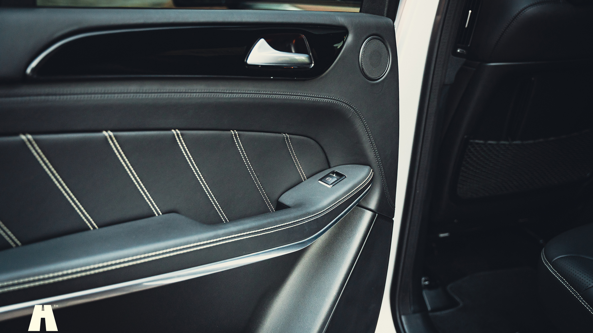 Innenraumfoto von 2017 Mercedes-Benz GLS 63 AMG (16)