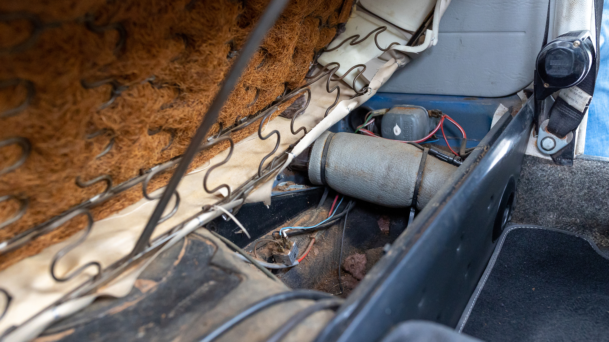 Interior image of 1973 Volkswagen Beetle 1303S 1600 (21)