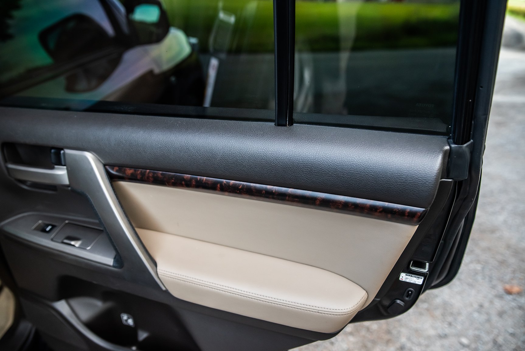 Interior image of 2008 Toyota Land Cruiser 4.5 4WD V8