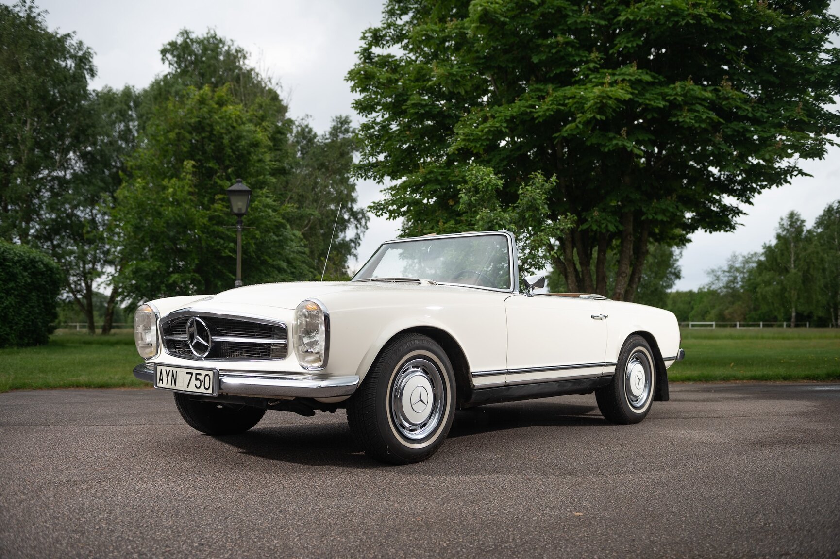 Aussenfoto 1968 Mercedes-Benz 280 SL Pagoda (14)