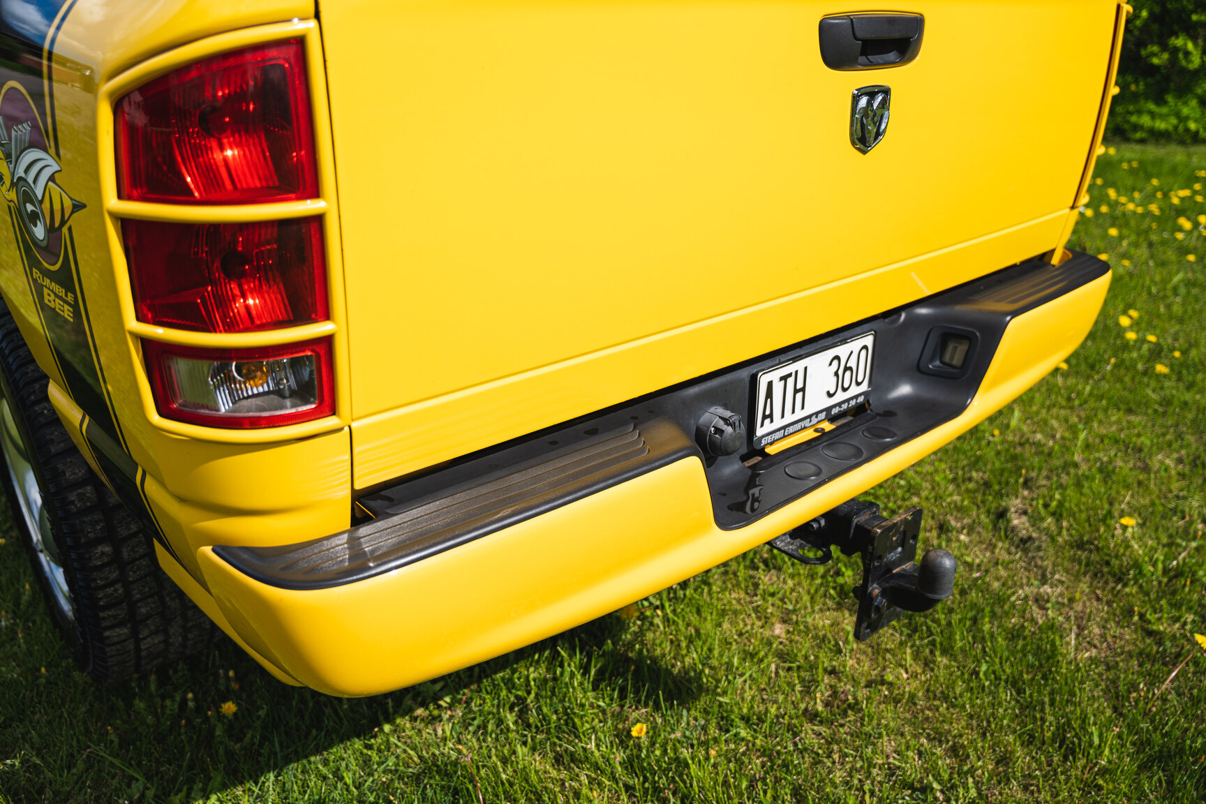 Exteriörbild på 2005 Dodge Ram 1500 Bumble Bee