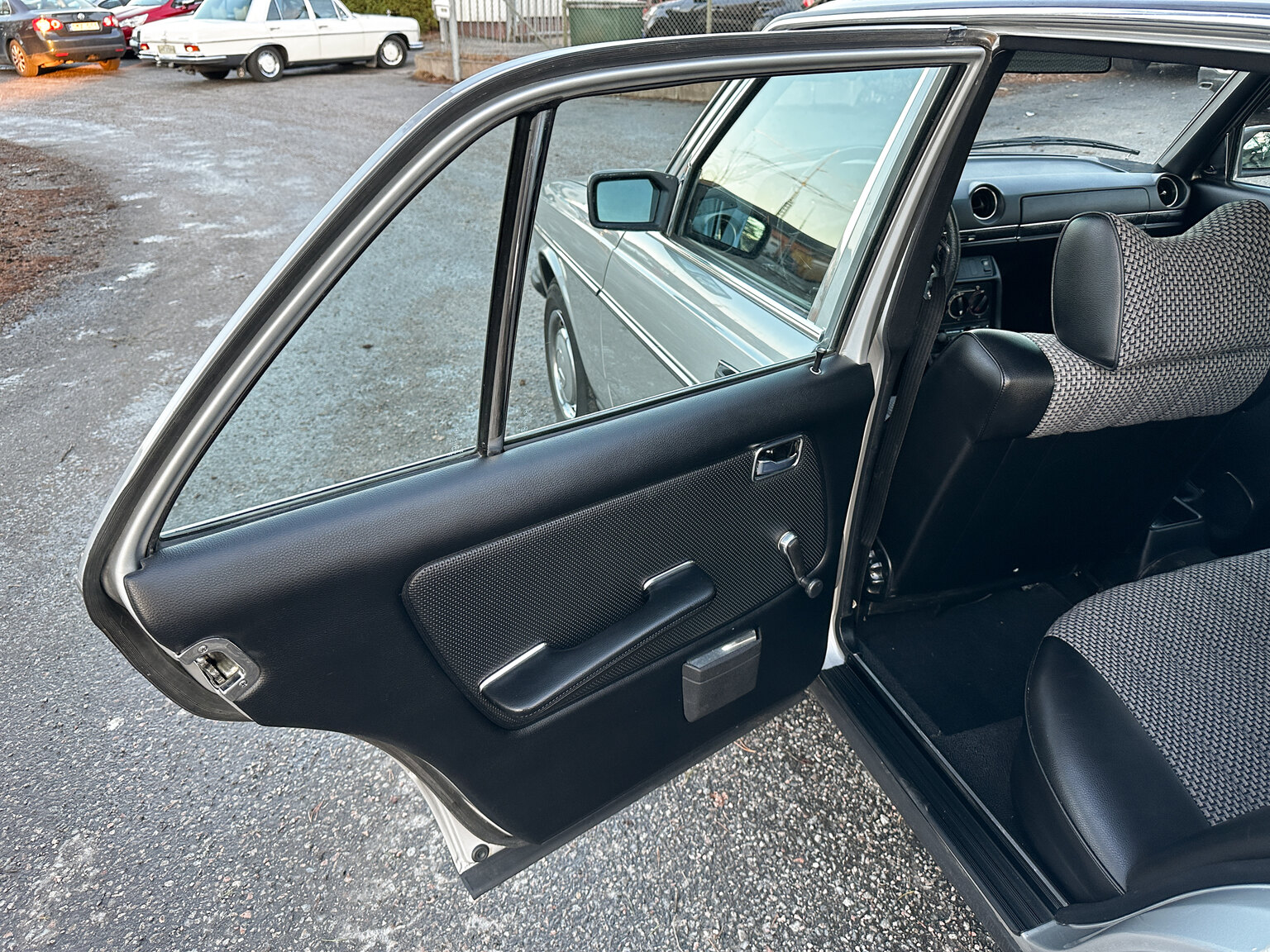 Interiörbild 1978 Mercedes-Benz 250