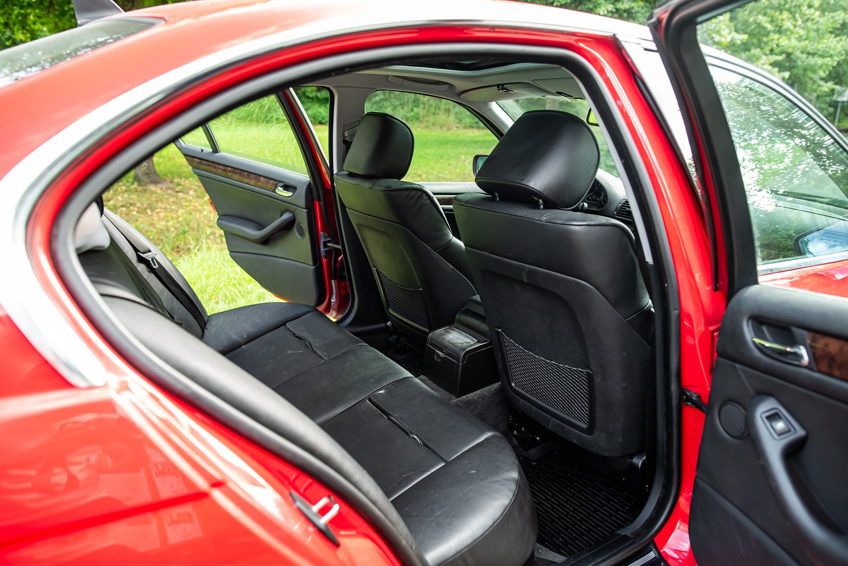 Interior image of 2001 BMW 330Xi
