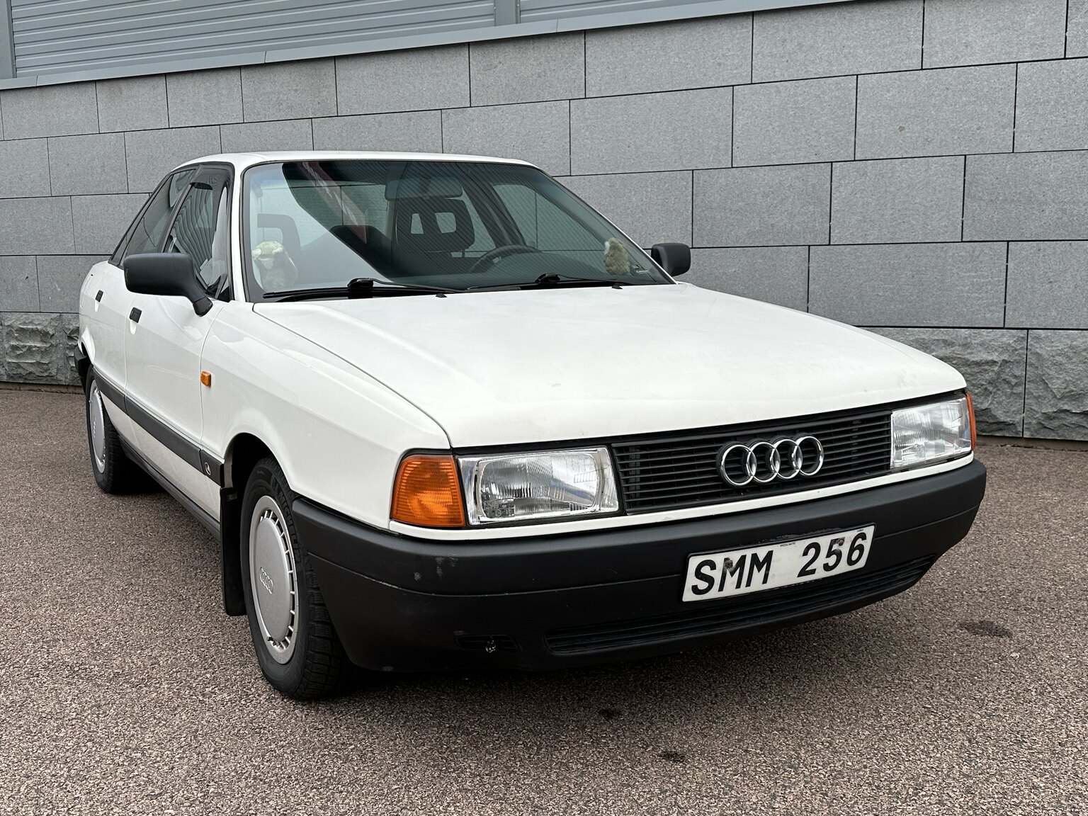 Exterior image of 1988 Audi 80 (68)