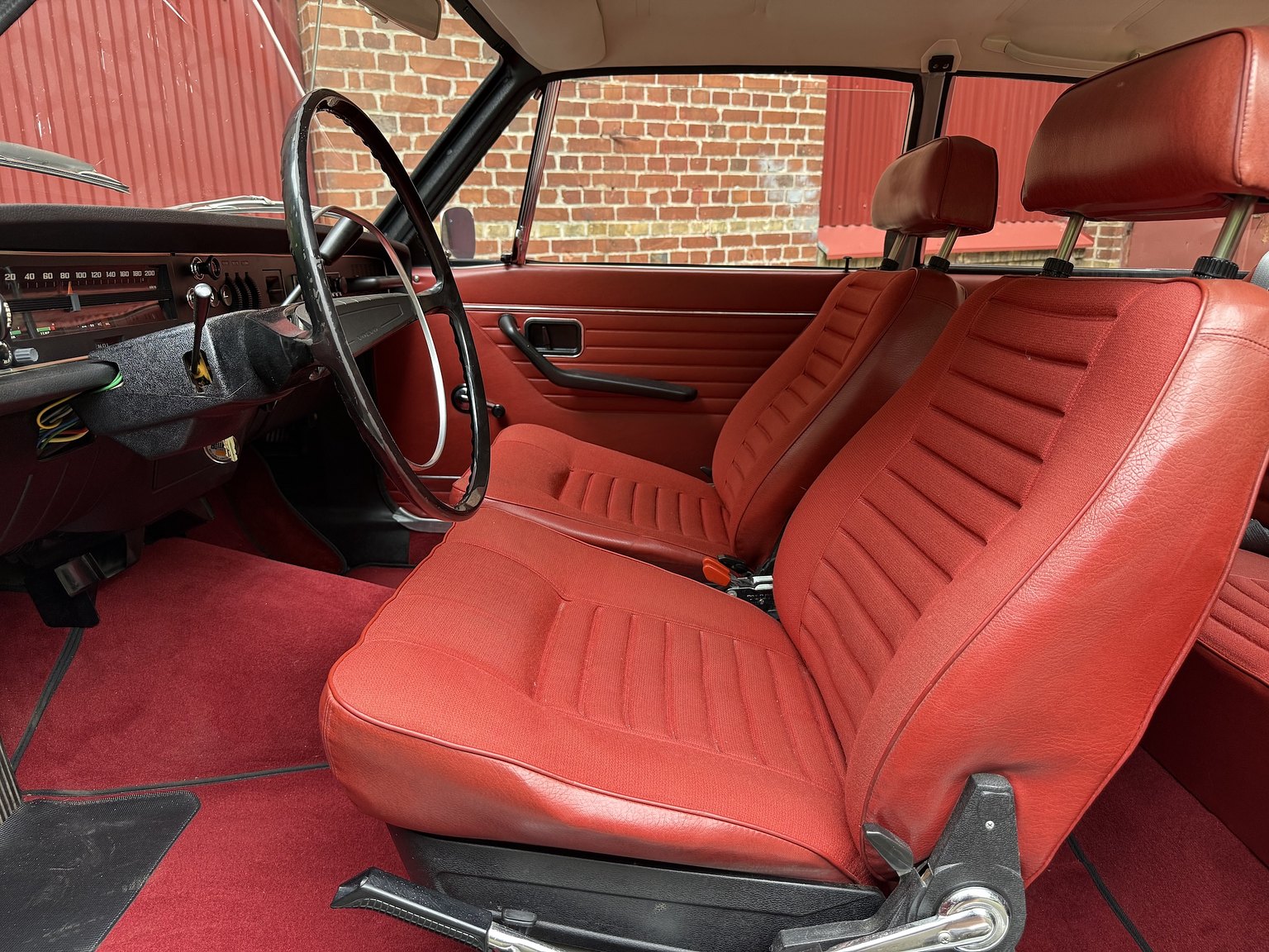 Interior image of 1970 Volvo 142 Automatic