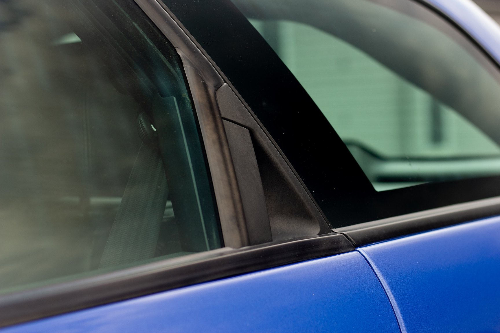 Exterior image of 2004 Alfa Romeo 156 GTA