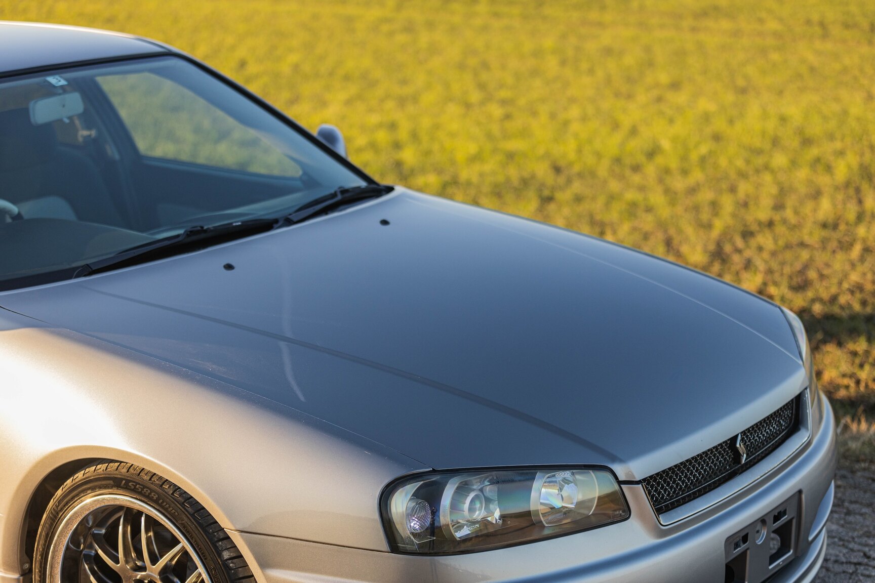 Exterior image of 2000 Nissan Skyline R34 GT 2.5