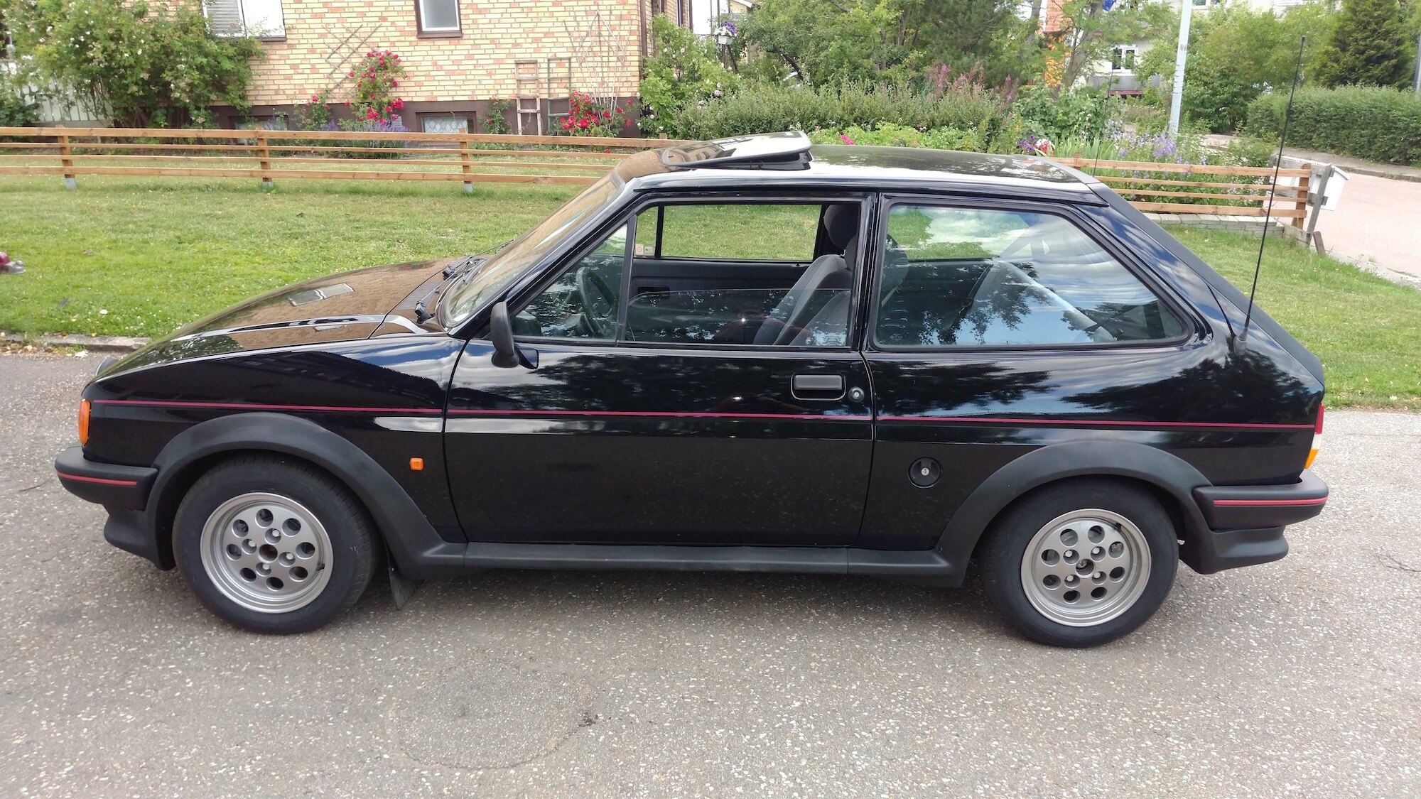 Exterior image of 1988 Ford Fiesta XR2