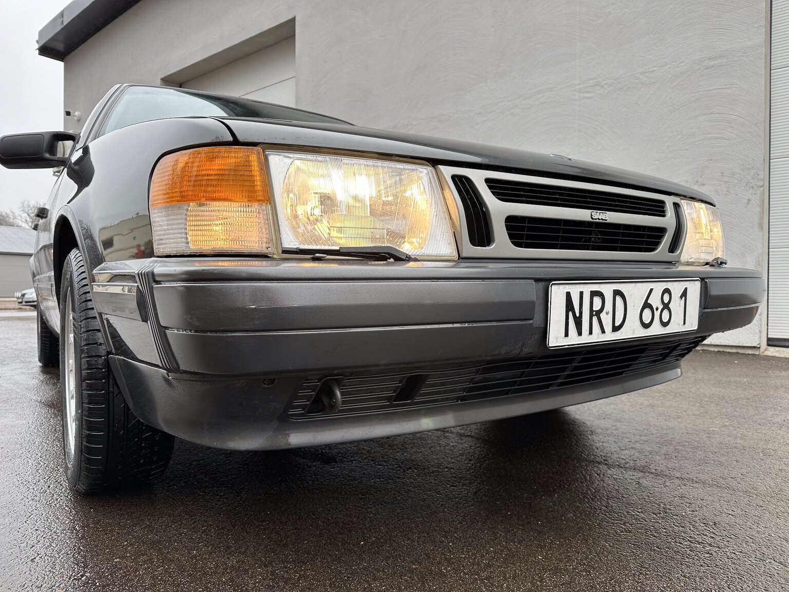 Exteriörbild på 1988 SAAB 9000i