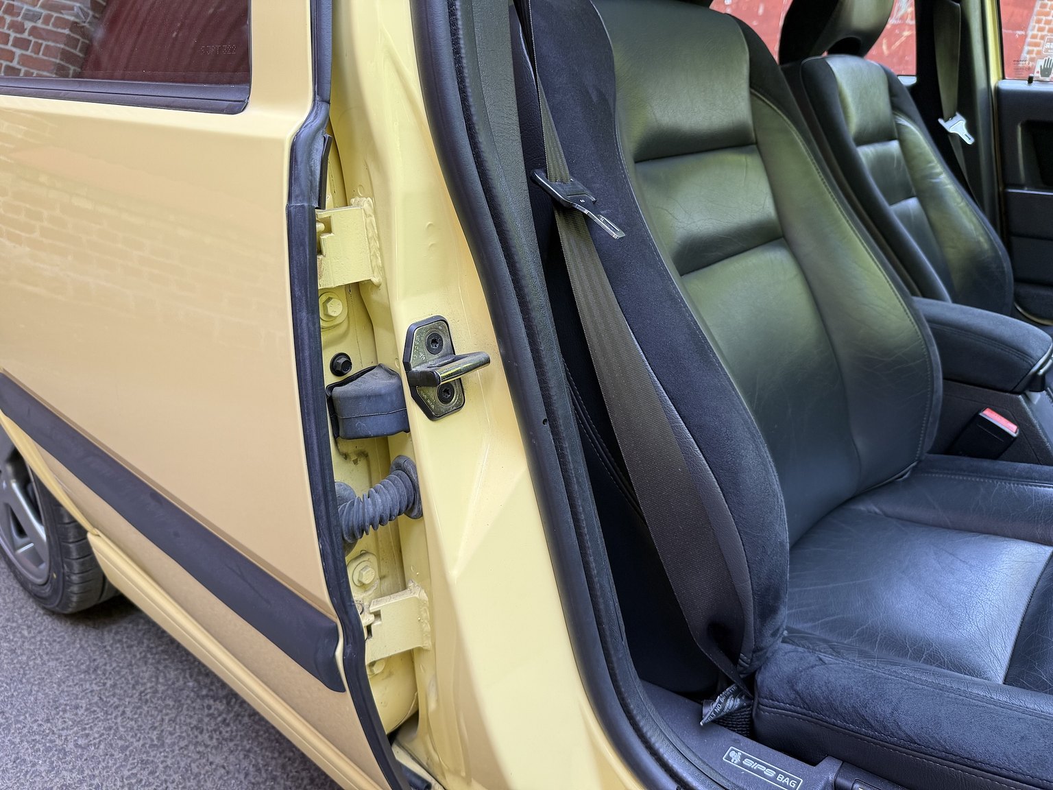 Interior image of 1995 Volvo 850 T-5R