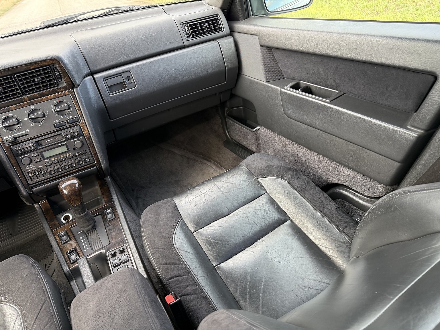 Interior image of 1995 VOLVO 855 T5R T-5R
