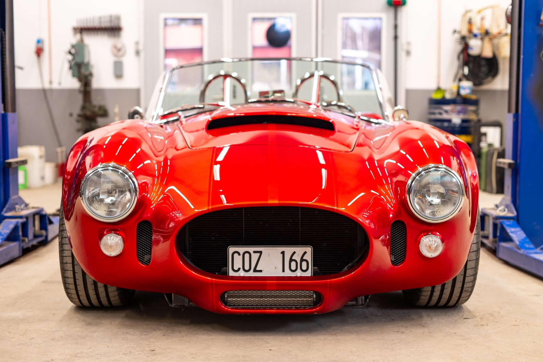 Exterior image of 2011 AC Cobra Replika